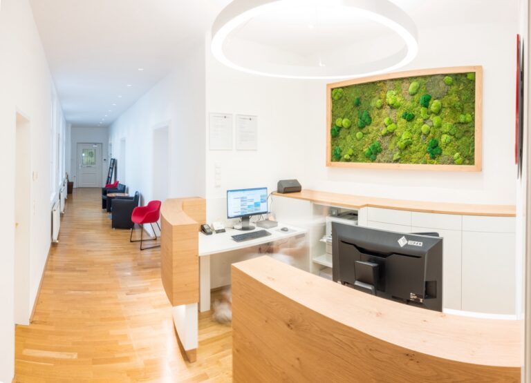 Ordination Dr. Pittl Empfangs- und Wartebereich